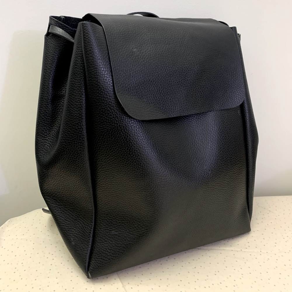 Leather Minimalist Black Backpack Zara
